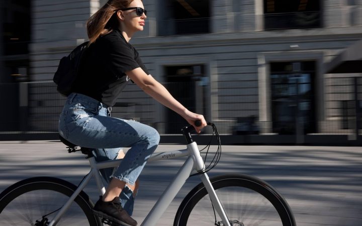 Comparatif vélo électrique vs VTC pour trajets quotidiens