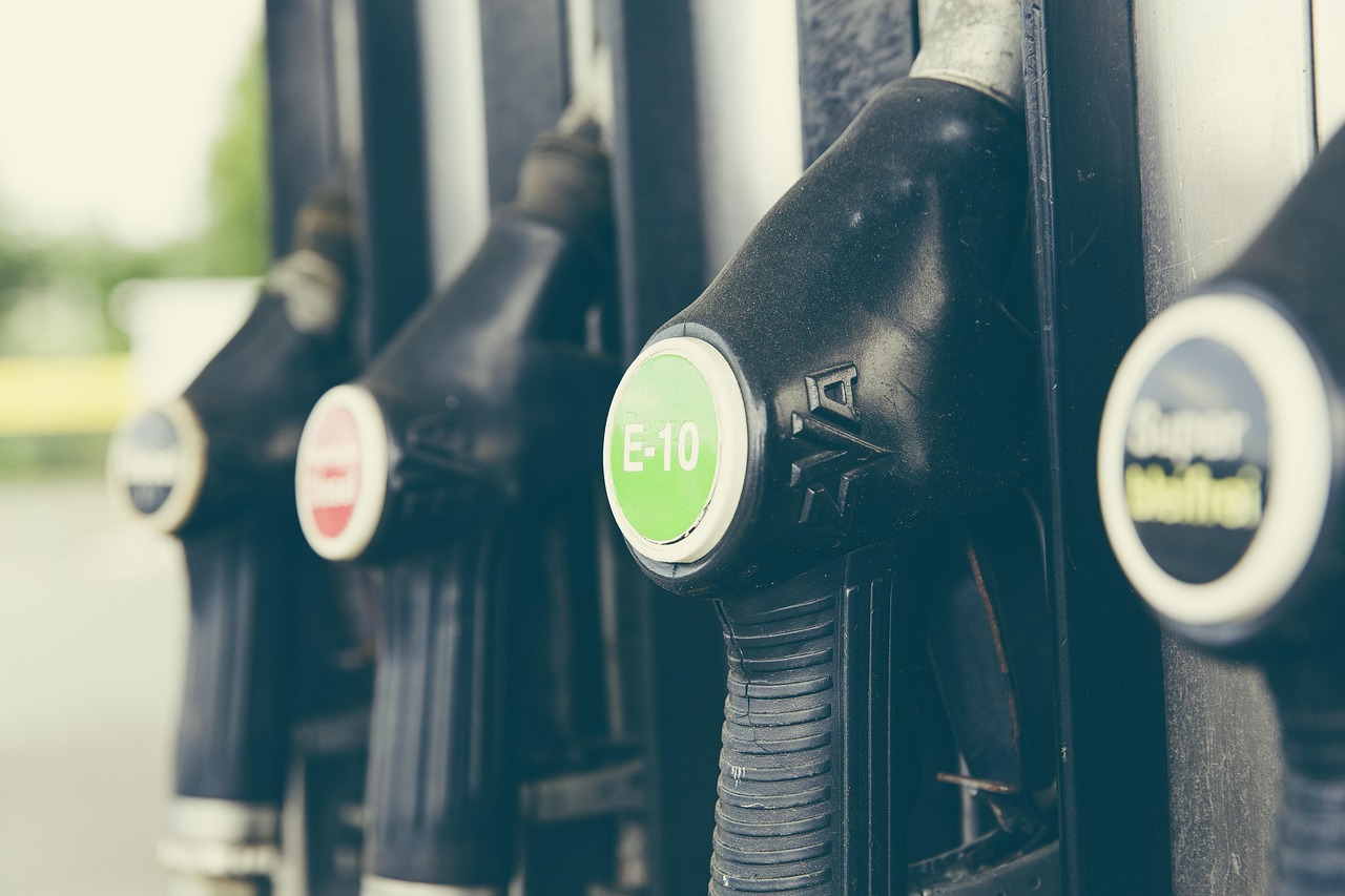 Carburant : 5,5 millions de Français vont-ils enfin souffler ? Oui, grâce à l’aide étendue
