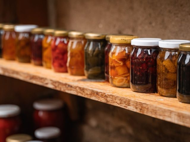 Comment conserver fruits et légumes plus longtemps : 9 techniques