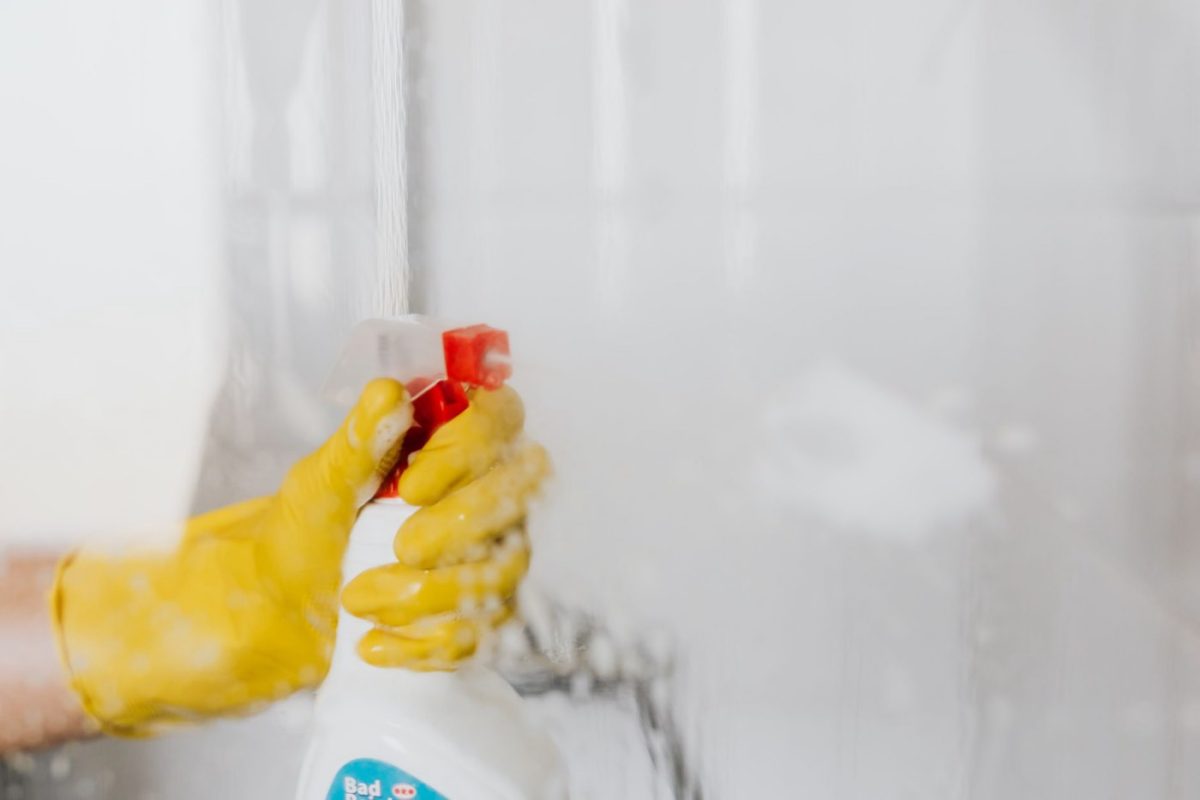 Astuces économiques pour entretenir la salle de bain