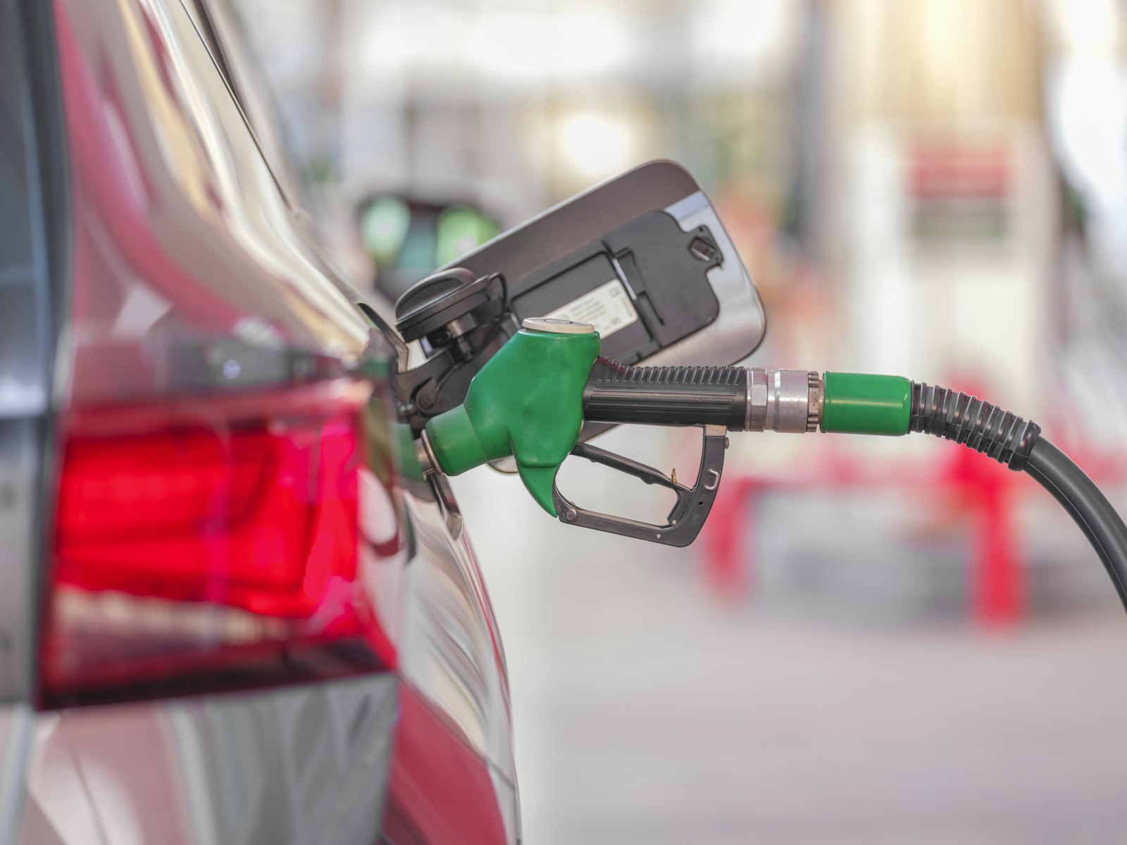 Flambée des prix du carburant : les auto-écoles de Marseille au bord du gouffre