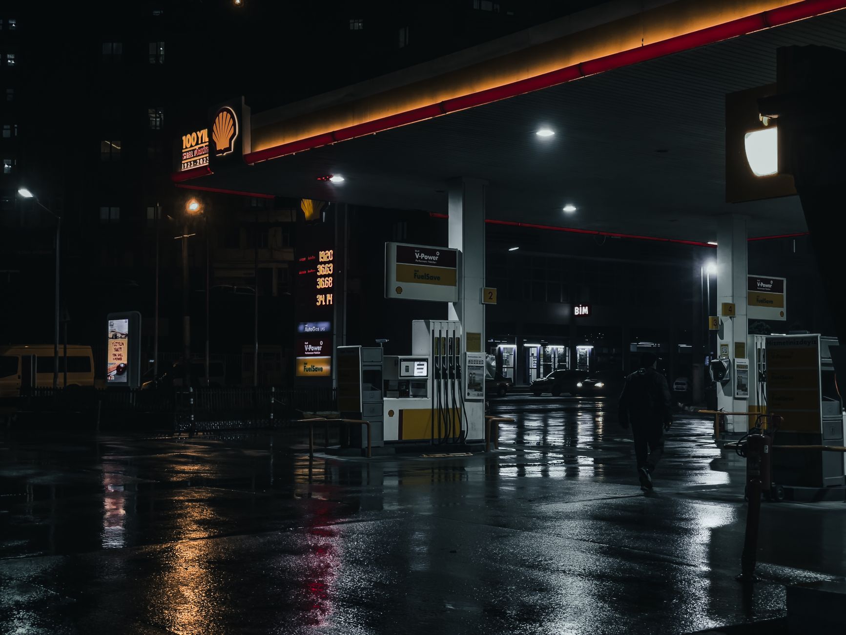 Diesel à 2,23 euros le litre : Comment alléger votre budget face à cette hausse ?