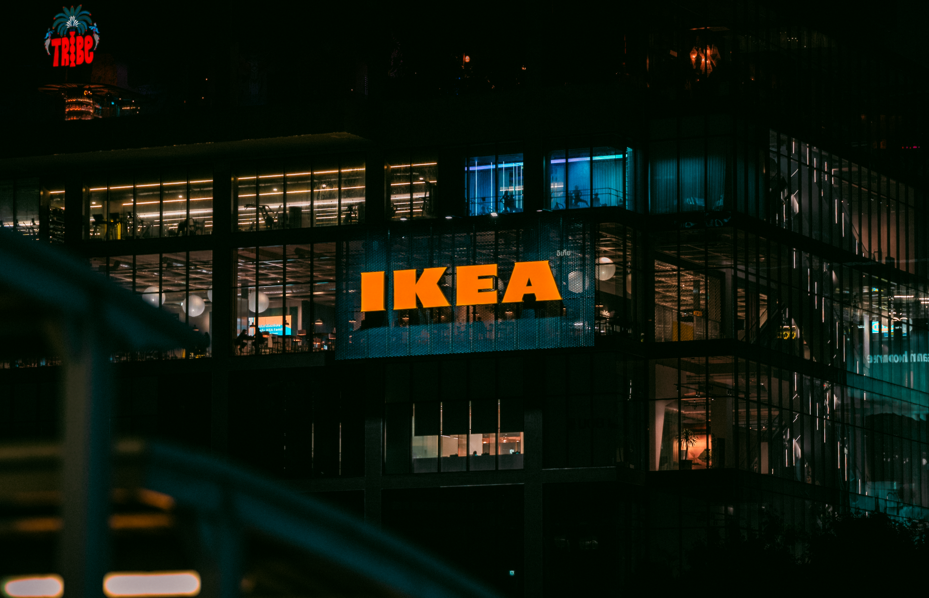 IKEA ou Conforama : choisir pour meubler un appartement