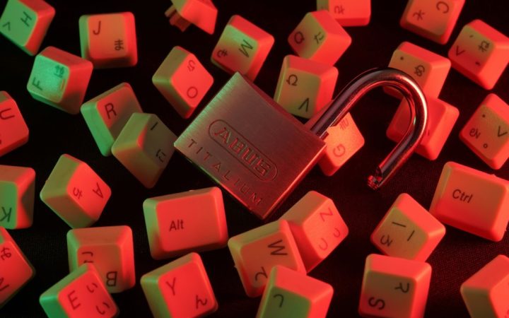 Cybersécurité TPE PME : les gestes essentiels contre les arnaques