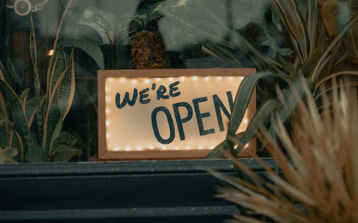 Commerces ouverts le dimanche : une vraie solution ou un leurre ?