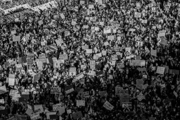 Émeutes du 17 octobre : le projet de loi qui pourrait faire payer les casseurs face à un blocage constitutionnel